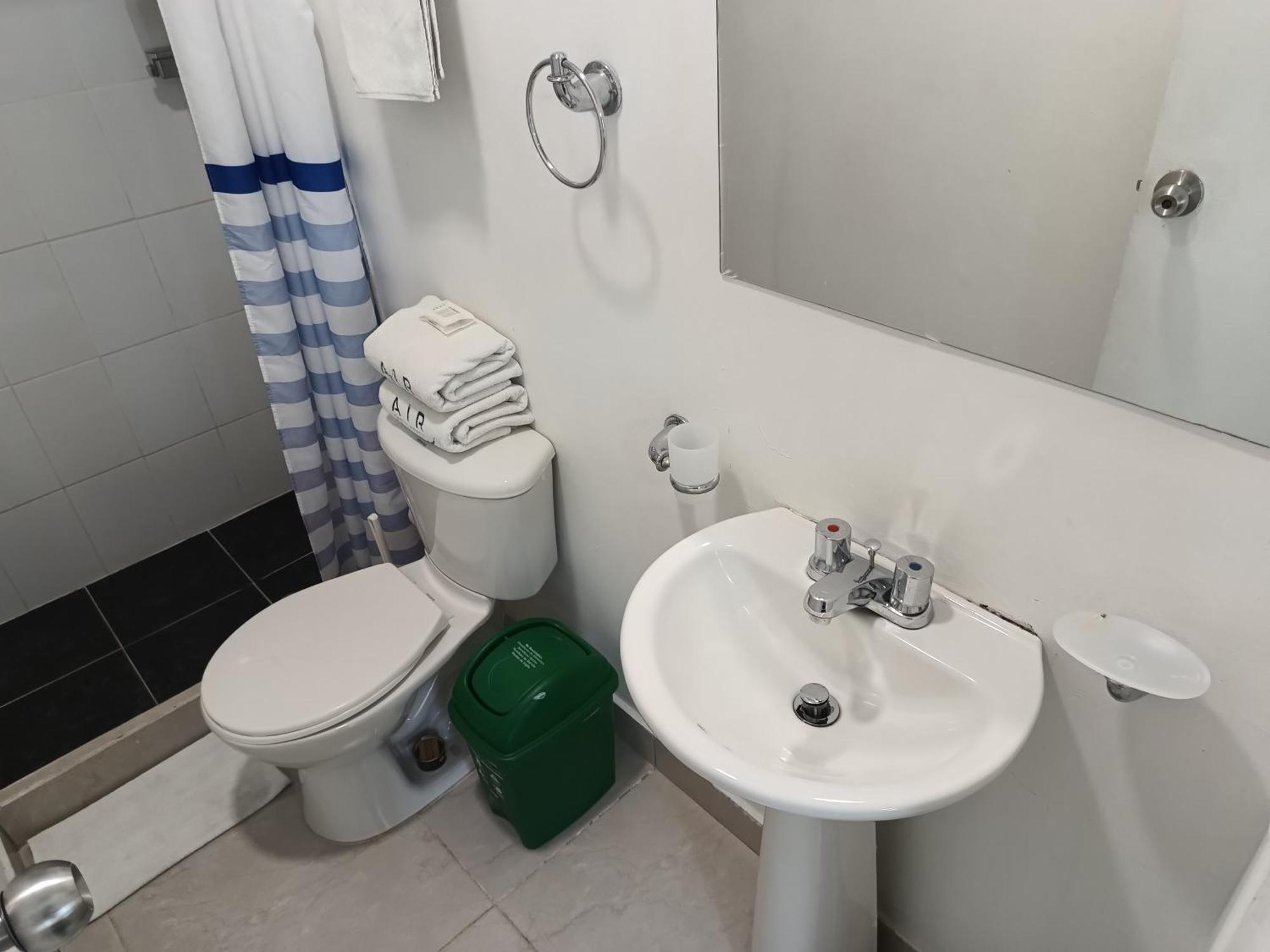 Air Guest House Μεντεγίν Εξωτερικό φωτογραφία