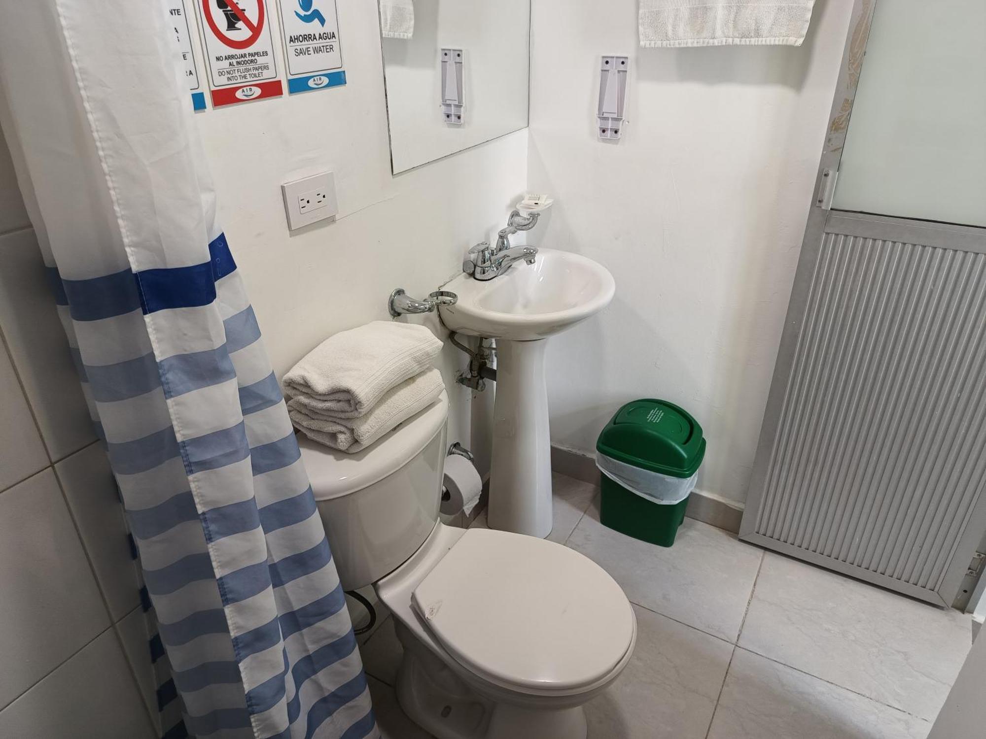 Air Guest House Μεντεγίν Εξωτερικό φωτογραφία