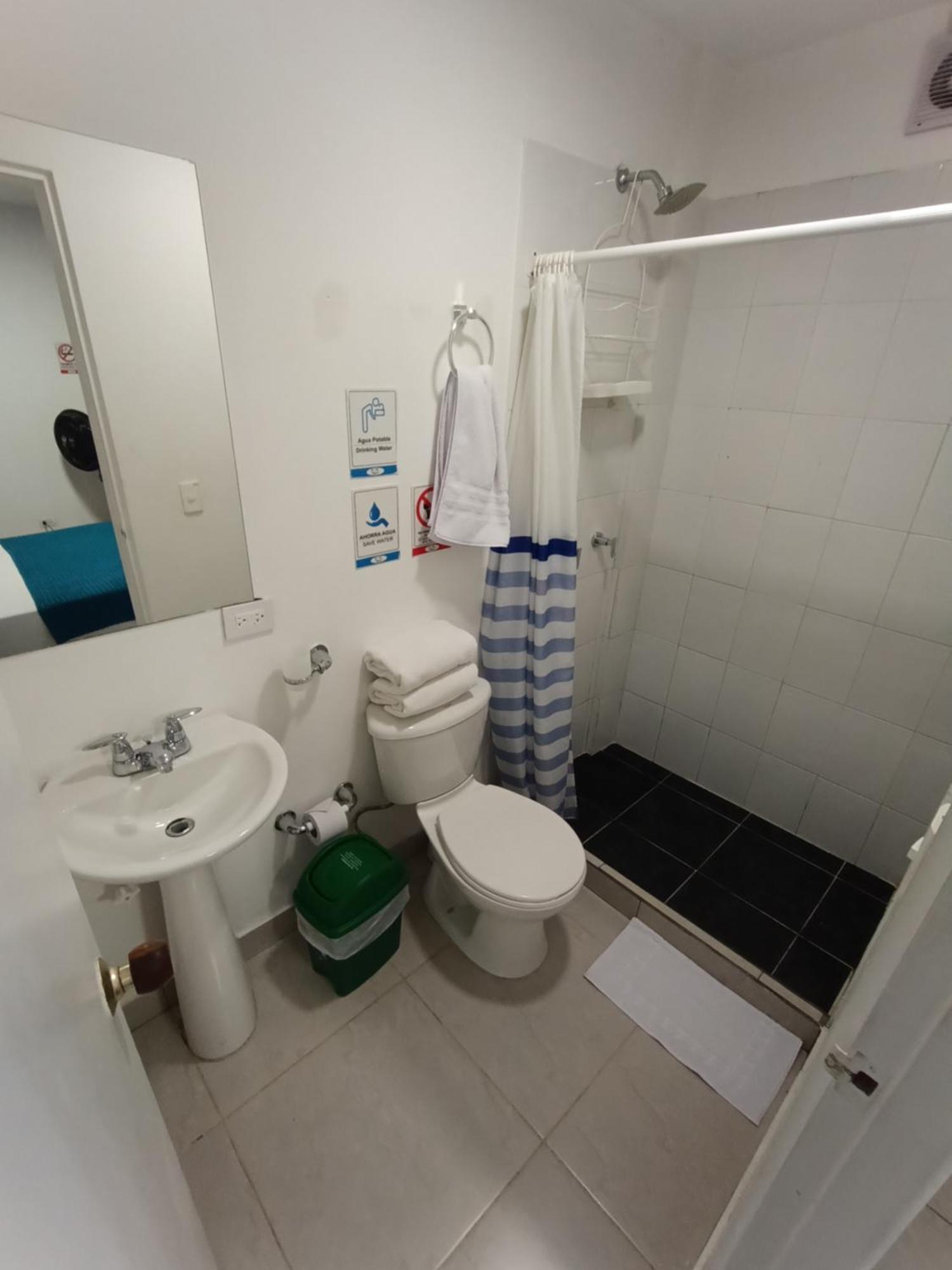 Air Guest House Μεντεγίν Εξωτερικό φωτογραφία