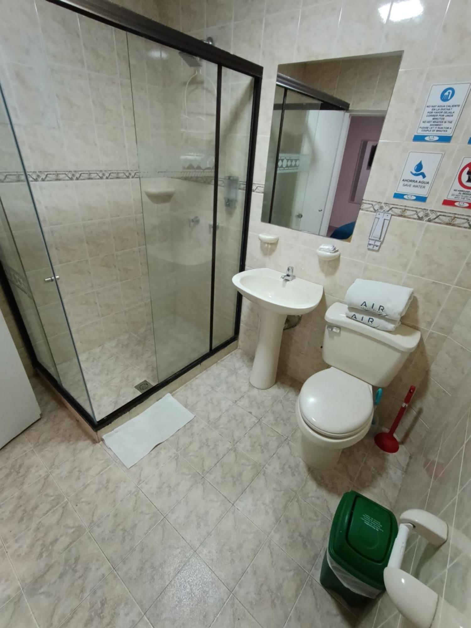 Air Guest House Μεντεγίν Εξωτερικό φωτογραφία